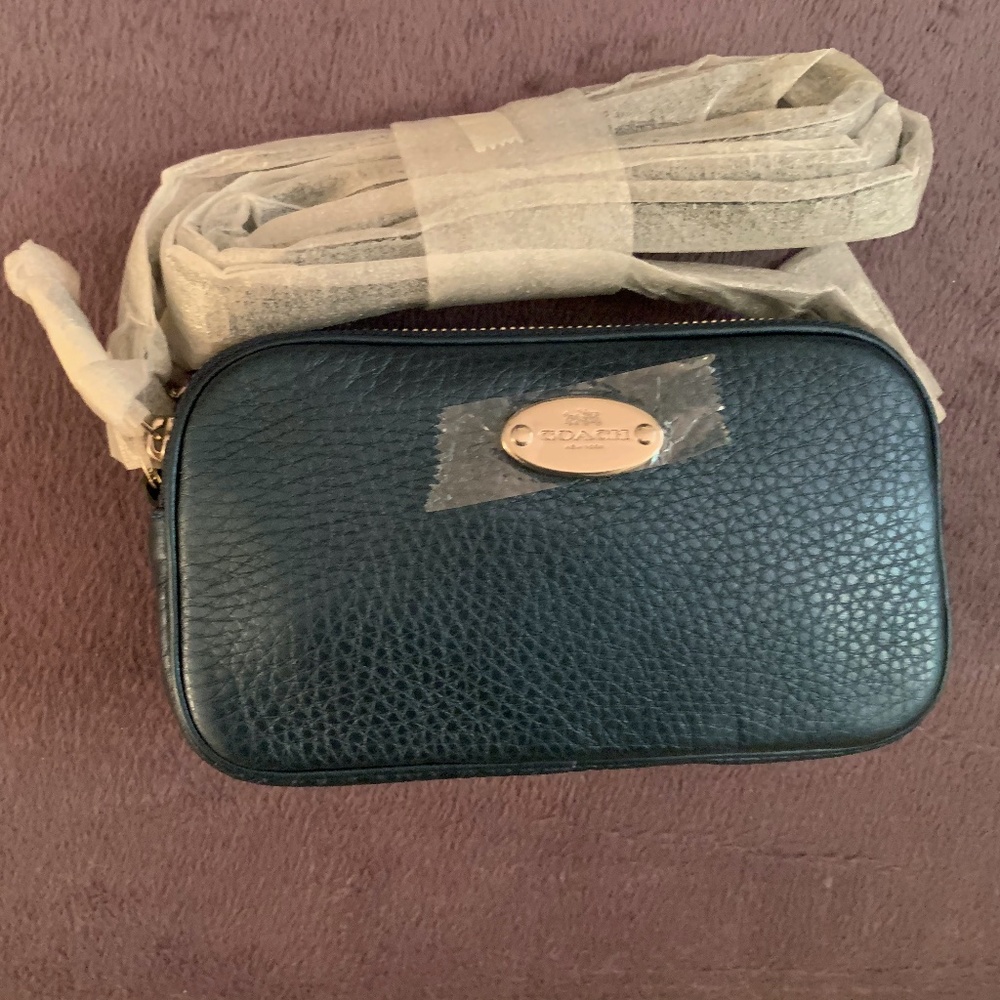 Coach Double Zip Wallet, Pebbled Leather